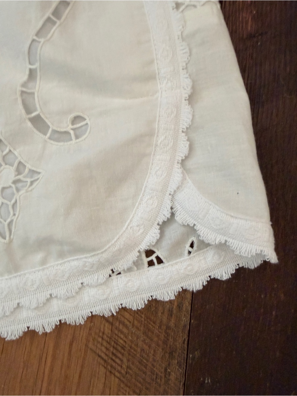 Vintage Italian Orsina shorts with cult following . XS 0-2. White on white. - Picture 2 of 6
